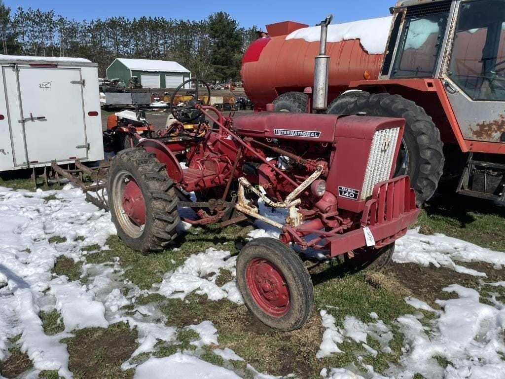 Main image Farmall 140