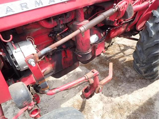 Image of Farmall 140 equipment image 4