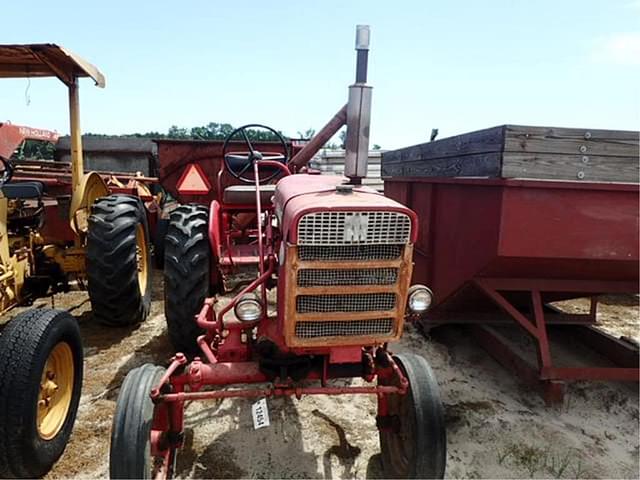 Image of Farmall 140 equipment image 1