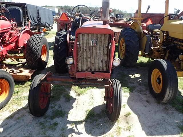Image of Farmall 140 equipment image 1