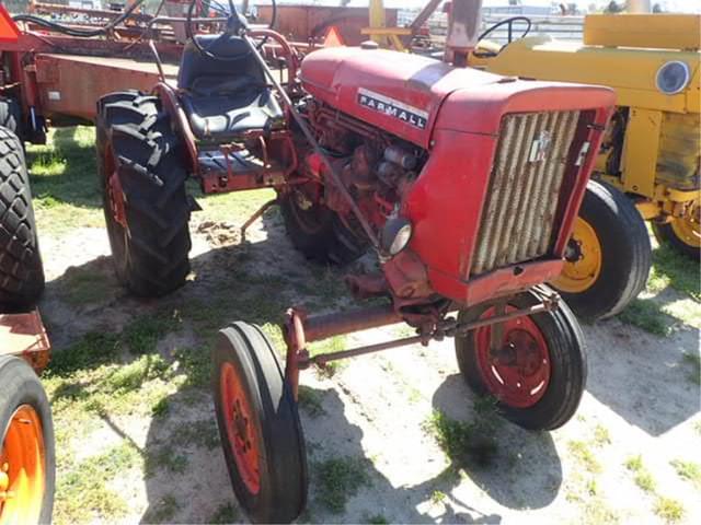 Image of Farmall 140 equipment image 3