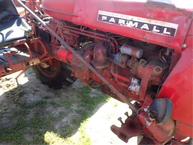 Image of Farmall 140 equipment image 4
