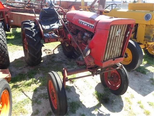 Image of Farmall 140 equipment image 3