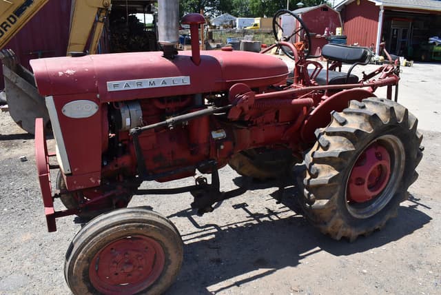 Image of Farmall 140 equipment image 3