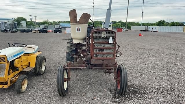 Image of Farmall 140 equipment image 1