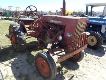 Main image Farmall 140