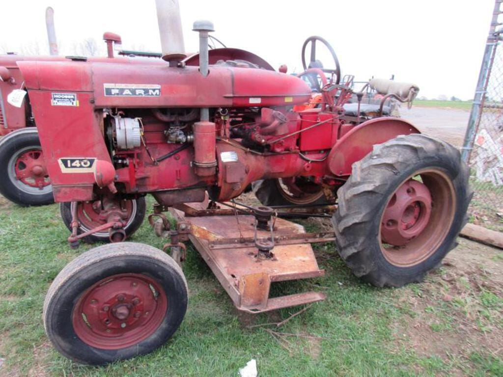 Main image Farmall 140