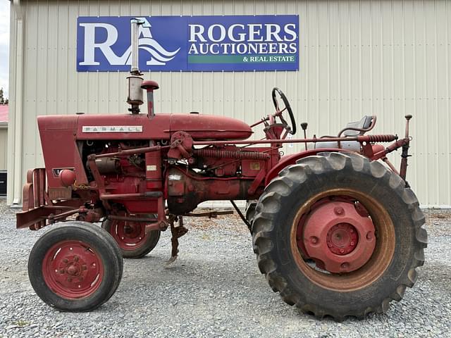 Image of Farmall 140 equipment image 1