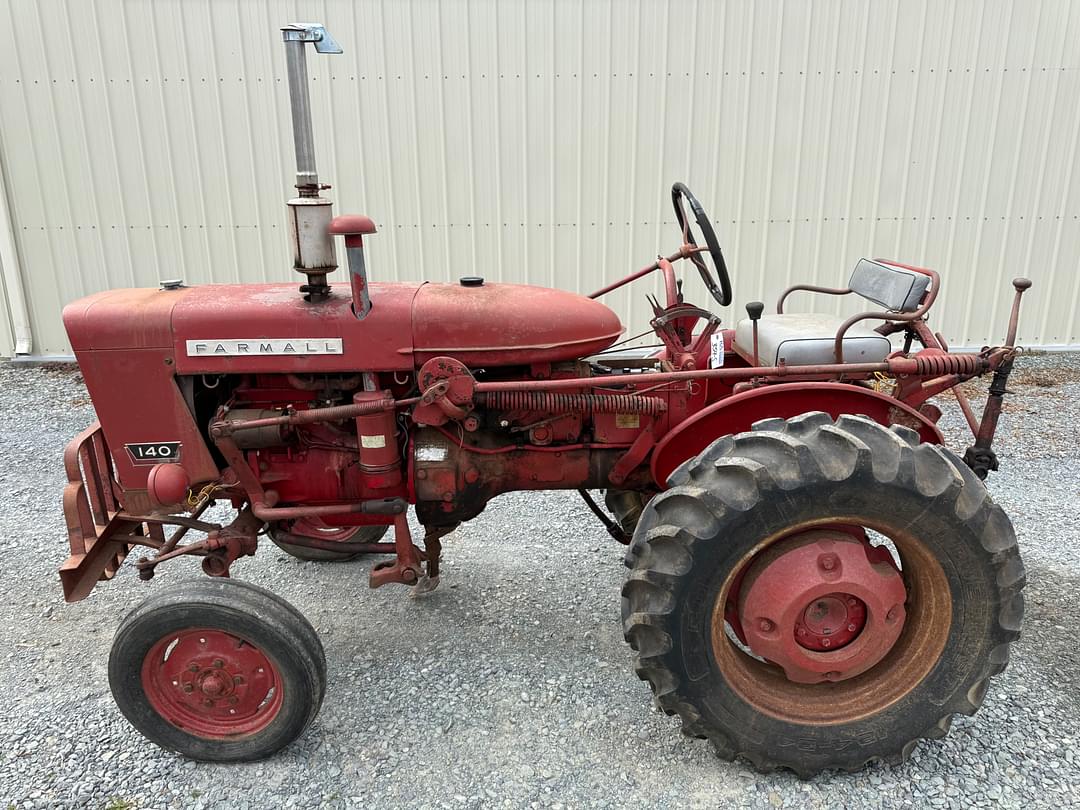 Image of Farmall 140 Primary image