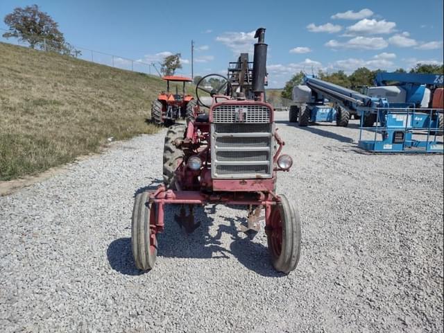 Image of Farmall 140 equipment image 3
