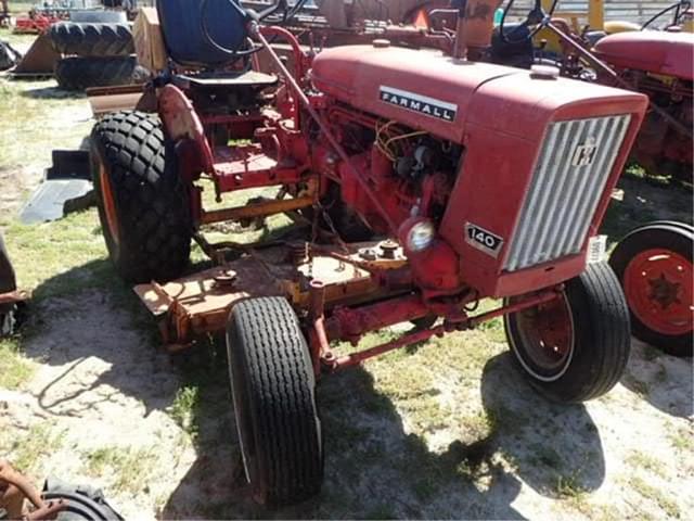 Image of Farmall 140 equipment image 3