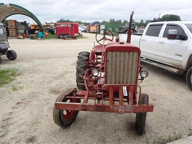 Image of Farmall 140 equipment image 1