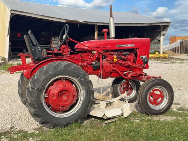 Image of Farmall 140 equipment image 3