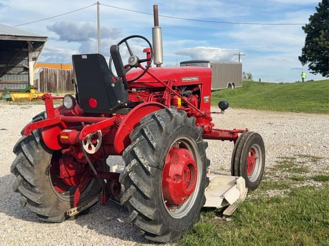 Image of Farmall 140 equipment image 4