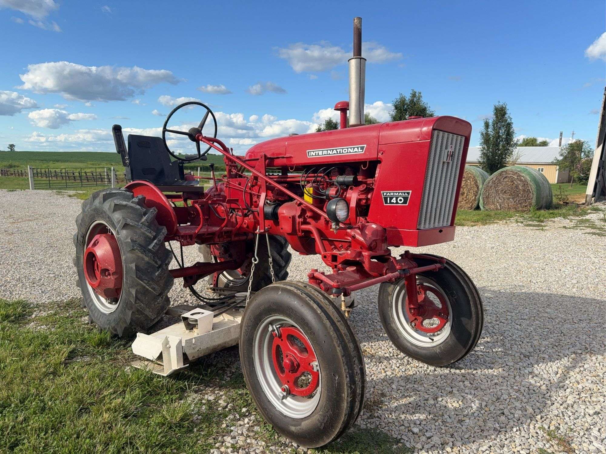 Farmall 140 Equipment Image0