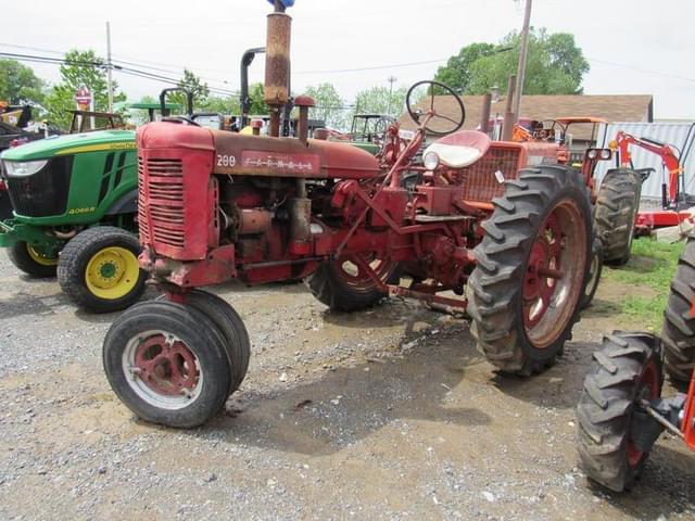 Image of Farmall 200 equipment image 1