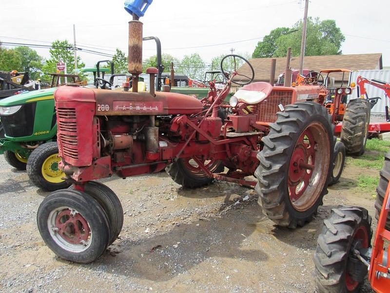 Image of Farmall 200 Primary image