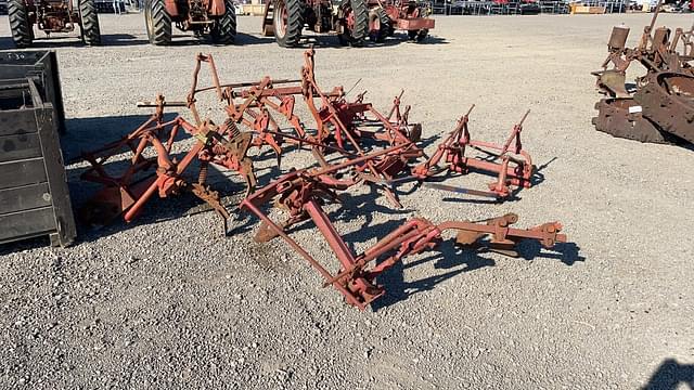 Image of Farmall 200 equipment image 3