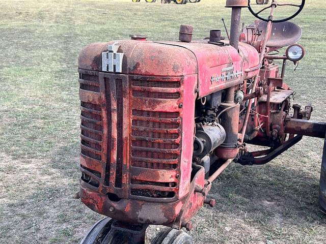 Image of Farmall 200 equipment image 2