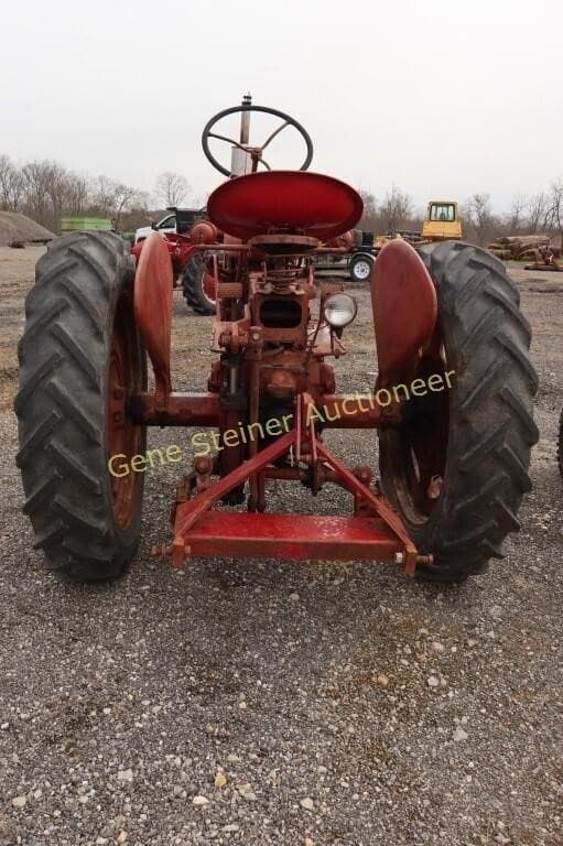 Image of Farmall 200 equipment image 1