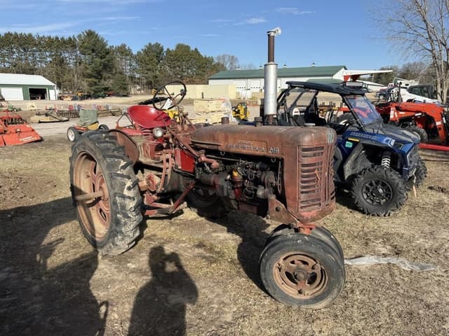 Image of Farmall 200 equipment image 2