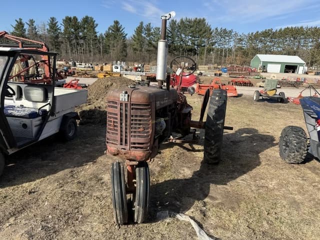 Image of Farmall 200 equipment image 1