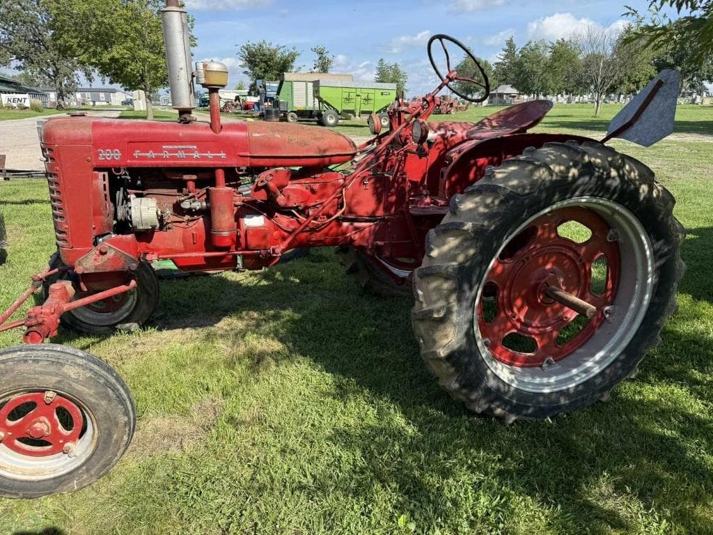 Image of Farmall 200 Primary image