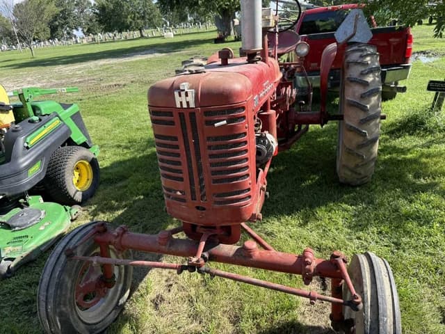 Image of Farmall 200 equipment image 1