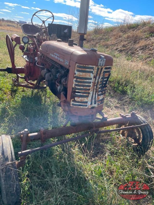 Image of Farmall 200 equipment image 1