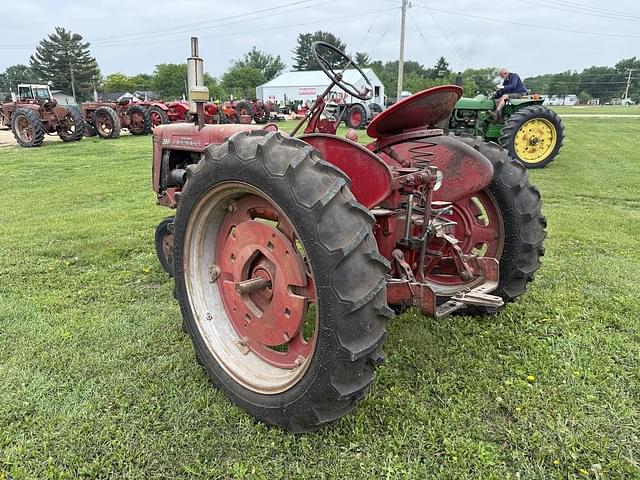 Image of Farmall 200 equipment image 3