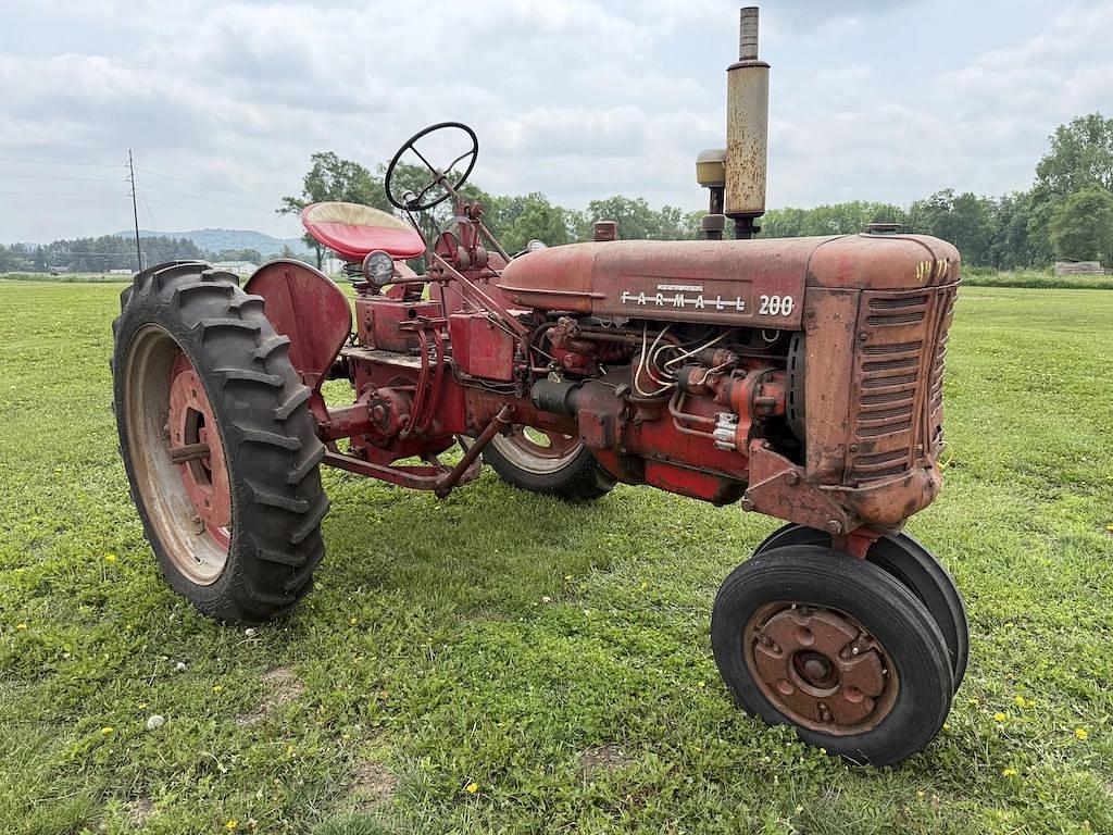 Image of Farmall 200 Primary image