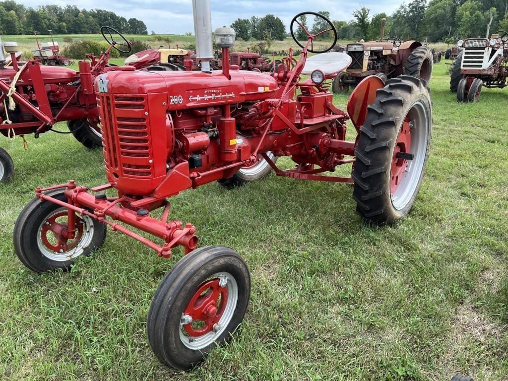 Main image Farmall 200