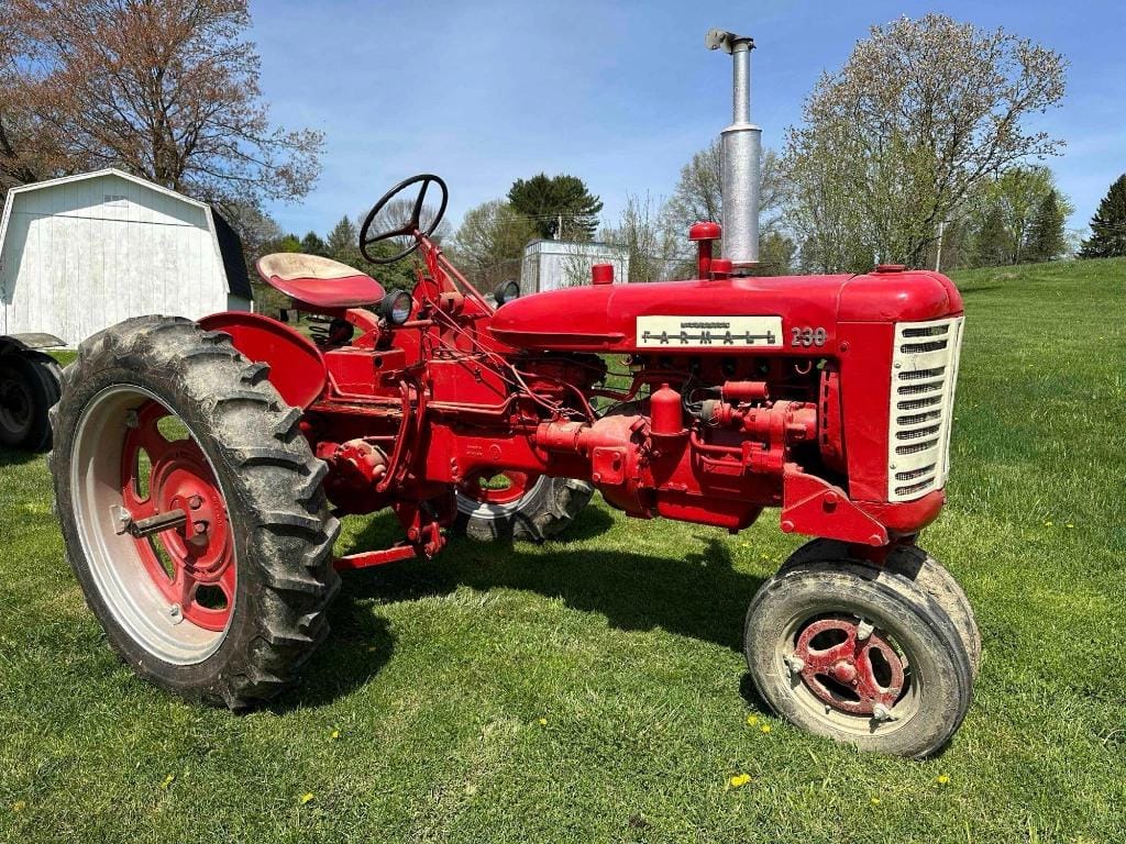 Main image Farmall 230