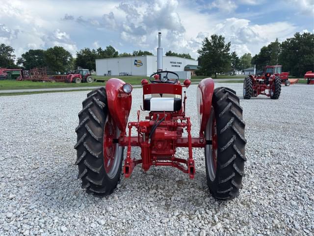 Image of Farmall 240 equipment image 3