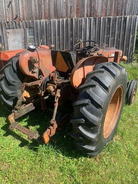 Image of International Harvester 240 equipment image 2