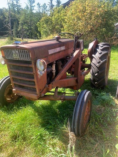Image of International Harvester 240 equipment image 1