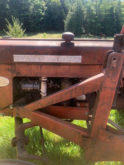Image of International Harvester 240 equipment image 4