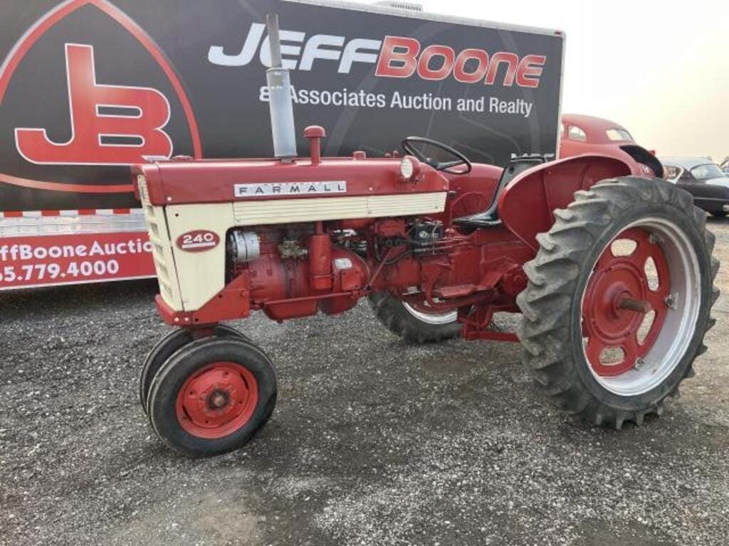 Main image Farmall 240