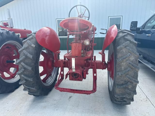 Image of Farmall 300 equipment image 2