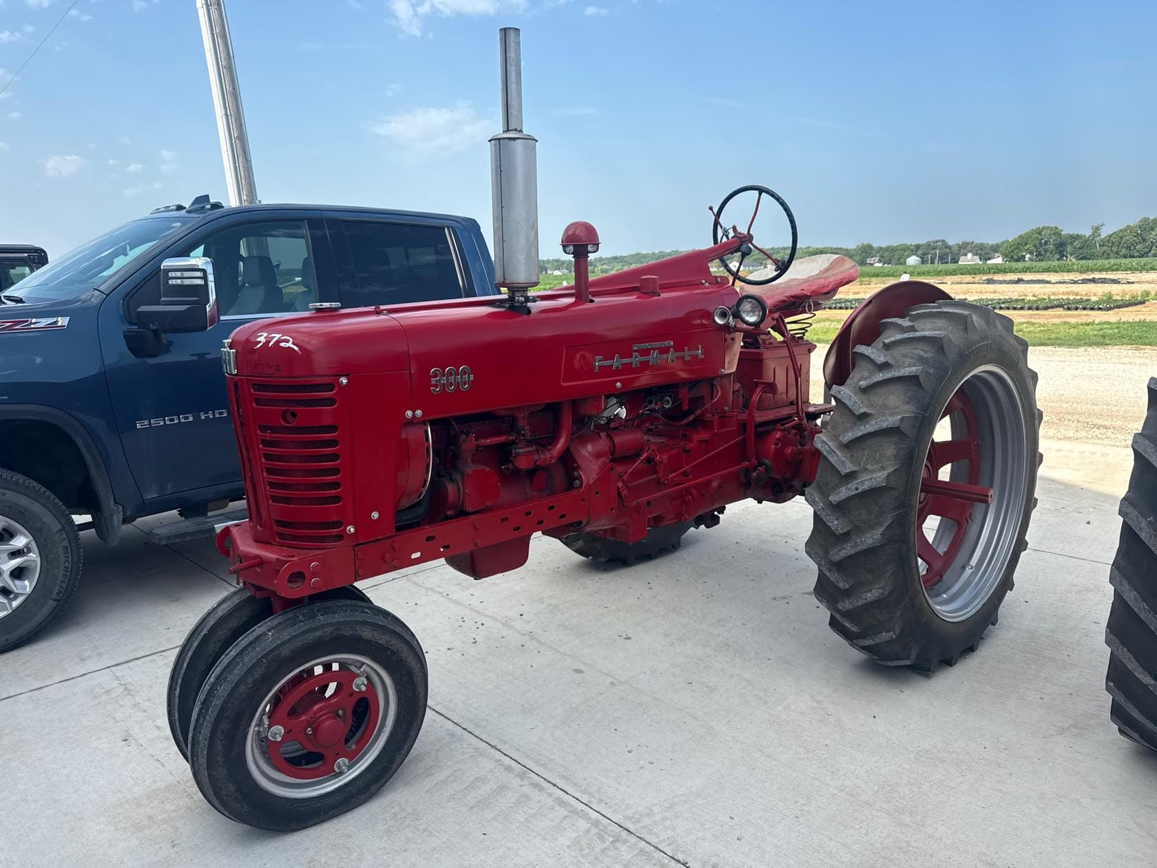Farmall 300 Equipment Image0