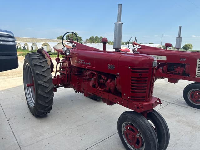 Image of Farmall 300 equipment image 4