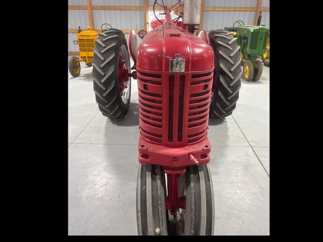 Image of Farmall 300 equipment image 2