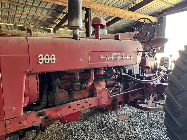 Image of Farmall 300 equipment image 1