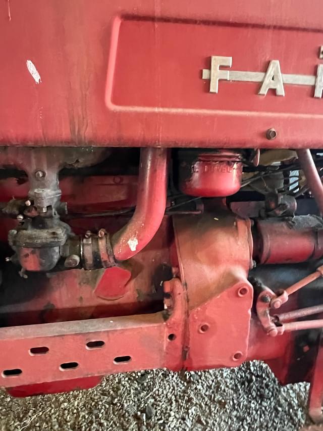 Image of Farmall 300 equipment image 2