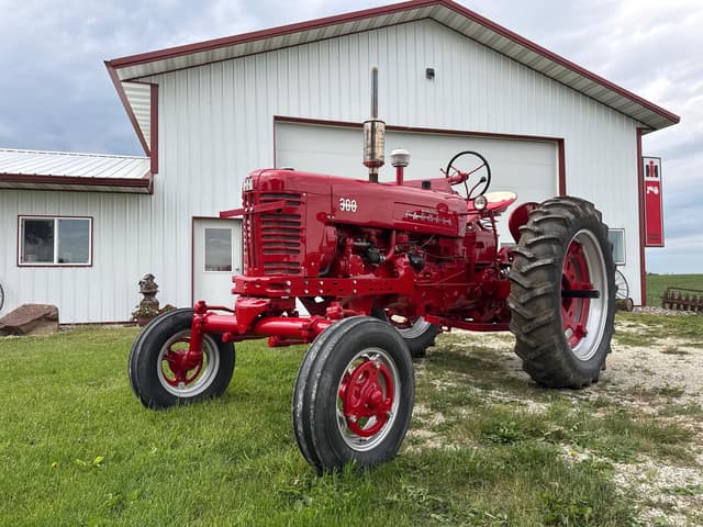 Image of Farmall 300 equipment image 2