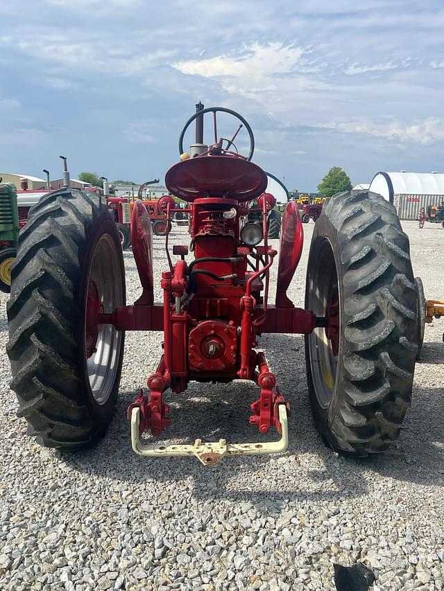 Image of Farmall 300 equipment image 3
