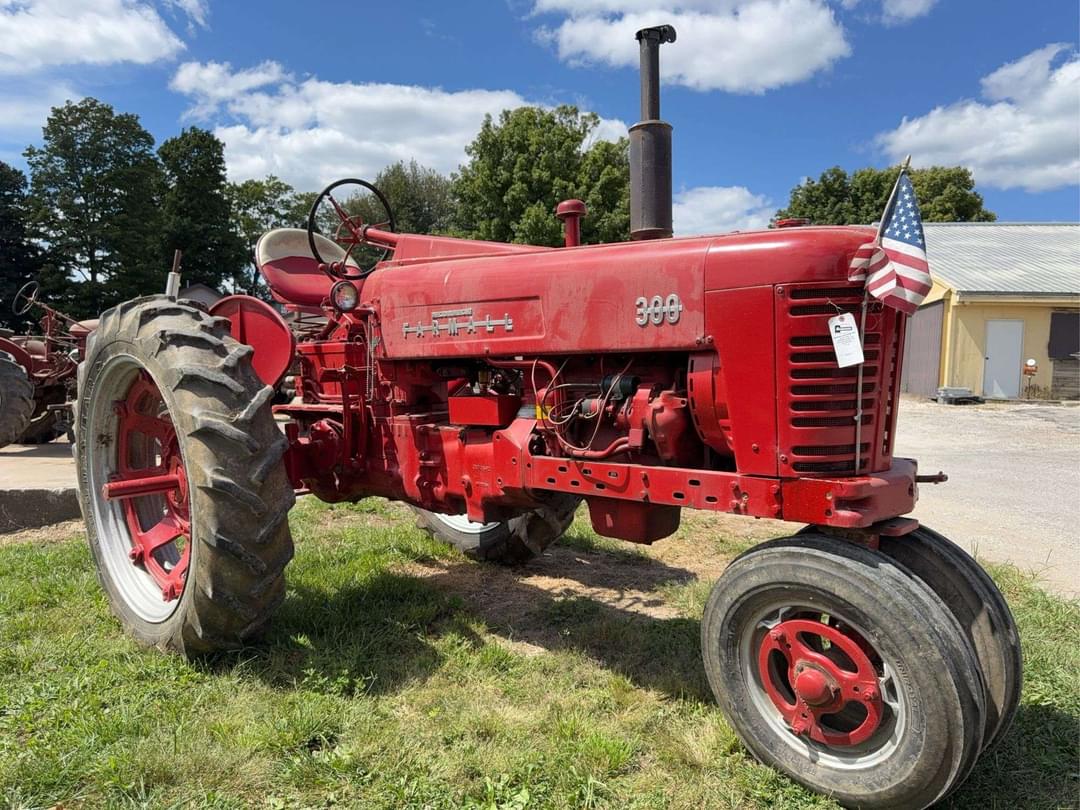 Image of Farmall 300 Primary image