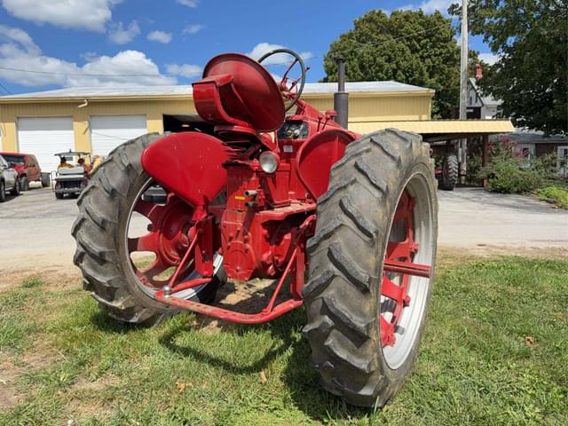 Image of Farmall 300 equipment image 4