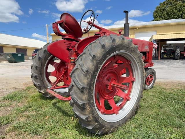 Image of Farmall 300 equipment image 3