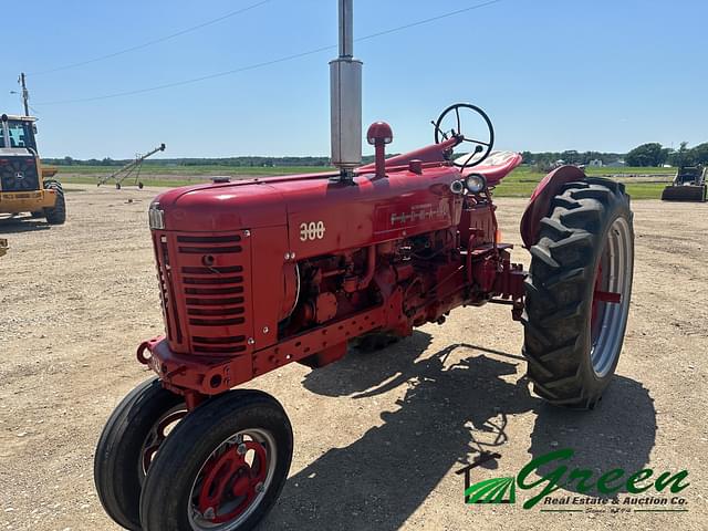 Image of Farmall 300 equipment image 1
